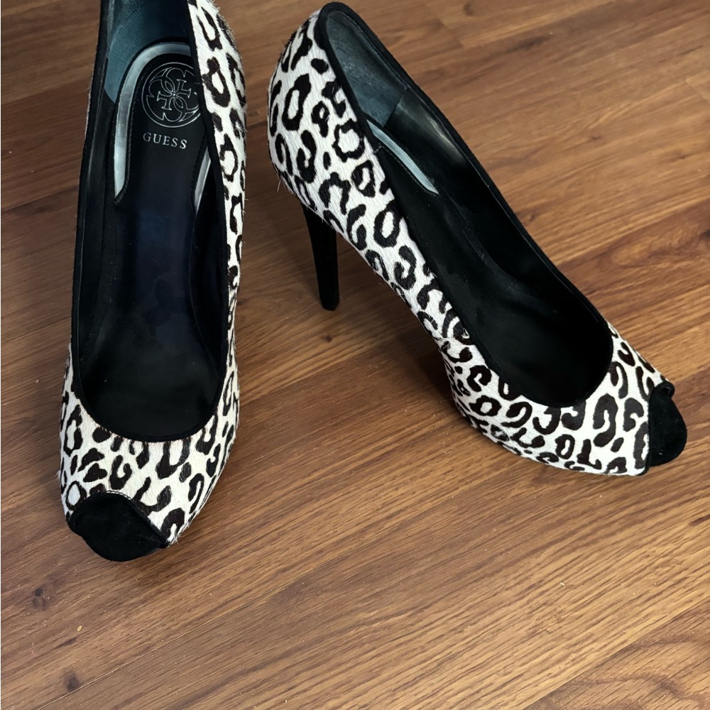 Guess Black and White Leopard Print Stiletto Heels Womens size 9M